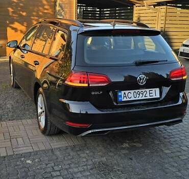 Черный Фольксваген Гольф, объемом двигателя 1.6 л и пробегом 251 тыс. км за 13500 $, фото 4 на Automoto.ua