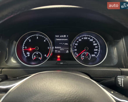 Черный Фольксваген Гольф, объемом двигателя 1.6 л и пробегом 262 тыс. км за 11390 $, фото 11 на Automoto.ua