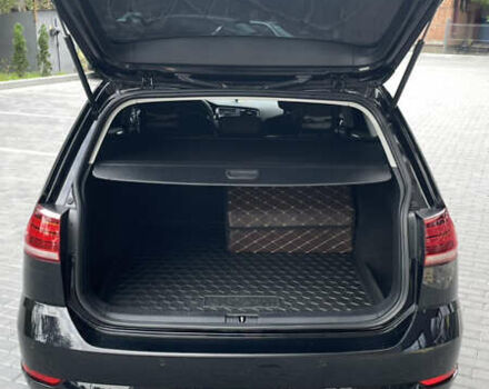 Черный Фольксваген Гольф, объемом двигателя 1.6 л и пробегом 248 тыс. км за 15800 $, фото 12 на Automoto.ua