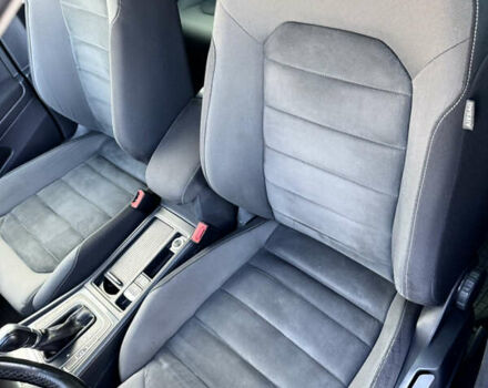 Черный Фольксваген Гольф, объемом двигателя 1.6 л и пробегом 245 тыс. км за 13500 $, фото 23 на Automoto.ua