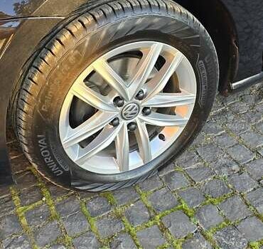 Черный Фольксваген Гольф, объемом двигателя 1.6 л и пробегом 251 тыс. км за 13500 $, фото 3 на Automoto.ua