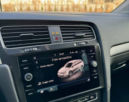 Черный Фольксваген Гольф, объемом двигателя 1.6 л и пробегом 245 тыс. км за 13500 $, фото 40 на Automoto.ua