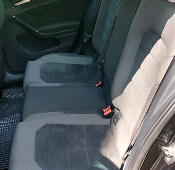 Черный Фольксваген Гольф, объемом двигателя 1.6 л и пробегом 245 тыс. км за 16300 $, фото 26 на Automoto.ua