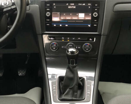 Черный Фольксваген Гольф, объемом двигателя 1.6 л и пробегом 224 тыс. км за 13650 $, фото 22 на Automoto.ua