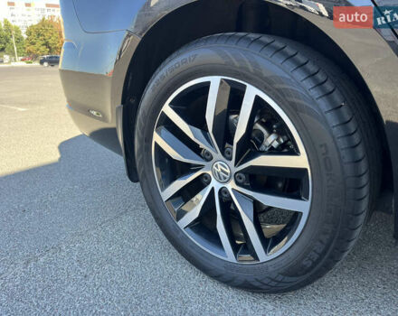 Черный Фольксваген Гольф, объемом двигателя 1.6 л и пробегом 224 тыс. км за 13000 $, фото 36 на Automoto.ua