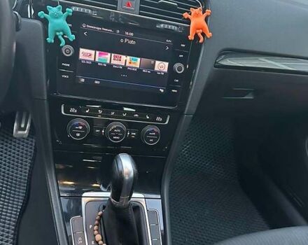 Черный Фольксваген Гольф, объемом двигателя 1.6 л и пробегом 240 тыс. км за 13200 $, фото 15 на Automoto.ua