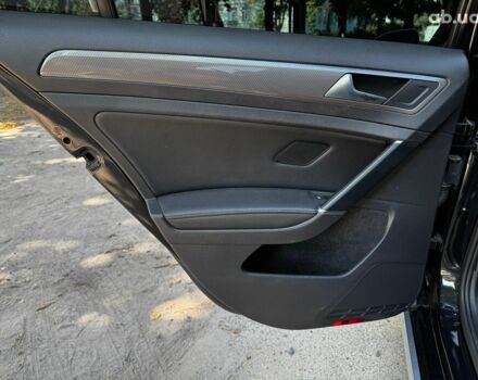 Черный Фольксваген Гольф, объемом двигателя 1.8 л и пробегом 142 тыс. км за 15690 $, фото 22 на Automoto.ua