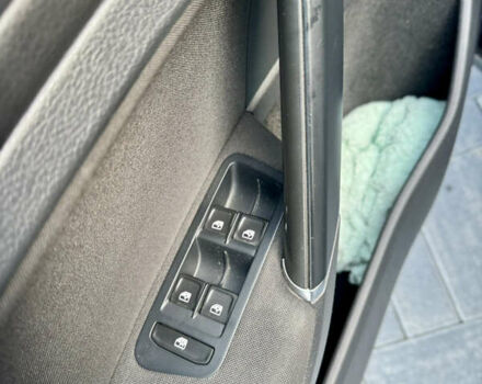 Черный Фольксваген Гольф, объемом двигателя 1.6 л и пробегом 245 тыс. км за 13500 $, фото 27 на Automoto.ua