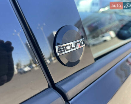 Черный Фольксваген Гольф, объемом двигателя 1.6 л и пробегом 224 тыс. км за 13000 $, фото 20 на Automoto.ua