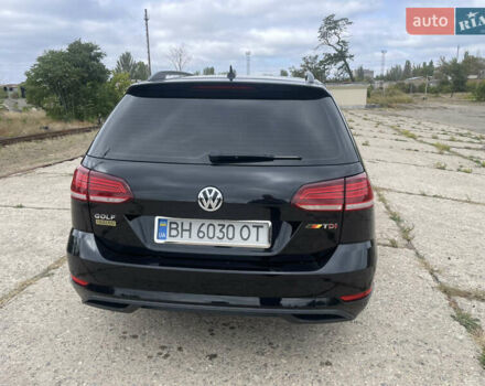 Черный Фольксваген Гольф, объемом двигателя 1.6 л и пробегом 220 тыс. км за 12000 $, фото 7 на Automoto.ua