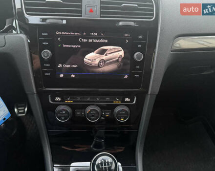 Черный Фольксваген Гольф, объемом двигателя 1.6 л и пробегом 210 тыс. км за 13650 $, фото 21 на Automoto.ua