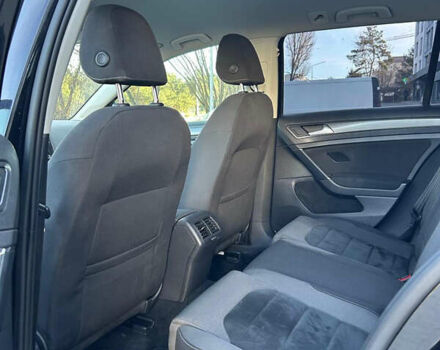 Черный Фольксваген Гольф, объемом двигателя 1.6 л и пробегом 225 тыс. км за 14299 $, фото 14 на Automoto.ua