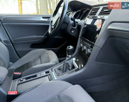 Фольксваген Гольф 2018 в Виннице на Automoto.ua Черный Фольксваген Гольф, объемом двигателя 1.6 л и пробегом 211 тыс. км за 12700 $, фото 28 на Automoto.ua