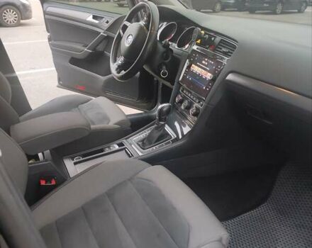 Черный Фольксваген Гольф, объемом двигателя 2 л и пробегом 268 тыс. км за 13500 $, фото 24 на Automoto.ua