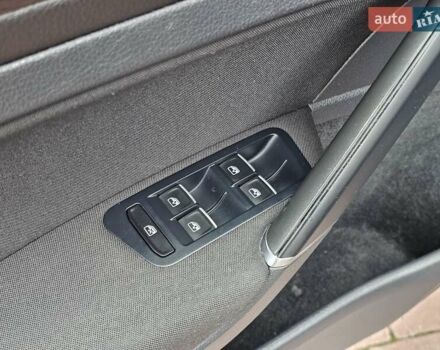 Черный Фольксваген Гольф, объемом двигателя 1.97 л и пробегом 235 тыс. км за 15950 $, фото 105 на Automoto.ua