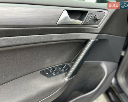 Чорний Фольксваген Гольф, об'ємом двигуна 1.6 л та пробігом 258 тис. км за 12599 $, фото 26 на Automoto.ua