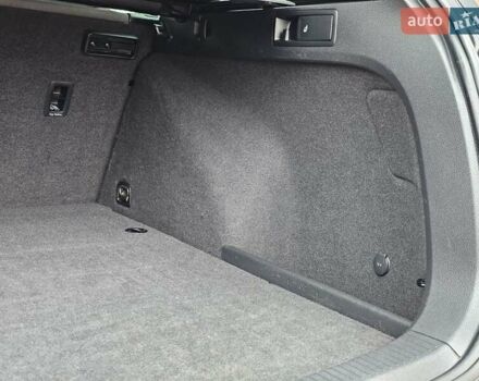 Черный Фольксваген Гольф, объемом двигателя 1.97 л и пробегом 235 тыс. км за 15950 $, фото 99 на Automoto.ua