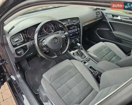 Черный Фольксваген Гольф, объемом двигателя 1.97 л и пробегом 235 тыс. км за 15950 $, фото 110 на Automoto.ua