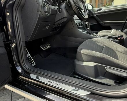 Черный Фольксваген Гольф, объемом двигателя 2 л и пробегом 198 тыс. км за 16950 $, фото 15 на Automoto.ua