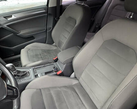 Черный Фольксваген Гольф, объемом двигателя 1.97 л и пробегом 295 тыс. км за 13500 $, фото 38 на Automoto.ua