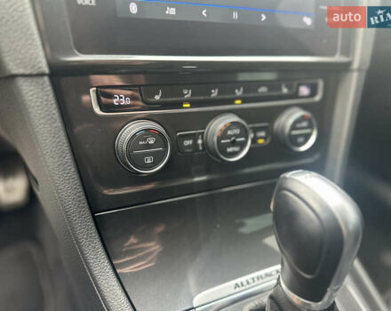 Черный Фольксваген Гольф, объемом двигателя 2 л и пробегом 270 тыс. км за 18500 $, фото 33 на Automoto.ua