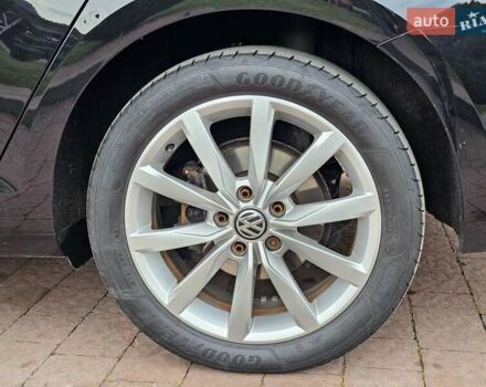 Черный Фольксваген Гольф, объемом двигателя 1.97 л и пробегом 235 тыс. км за 15950 $, фото 97 на Automoto.ua