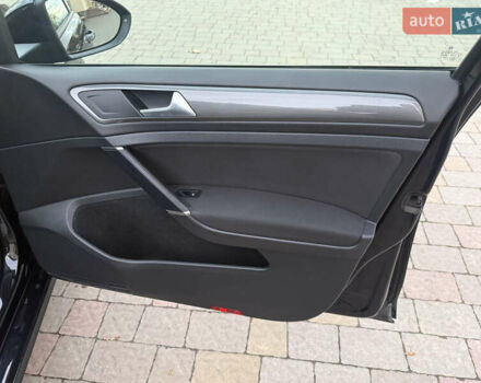 Черный Фольксваген Гольф, объемом двигателя 1.6 л и пробегом 210 тыс. км за 13650 $, фото 32 на Automoto.ua