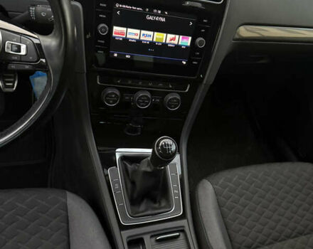 Черный Фольксваген Гольф, объемом двигателя 1.6 л и пробегом 210 тыс. км за 13650 $, фото 42 на Automoto.ua