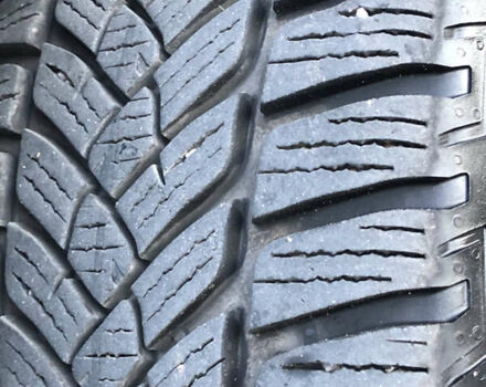 Черный Фольксваген Гольф, объемом двигателя 1.97 л и пробегом 227 тыс. км за 14950 $, фото 43 на Automoto.ua