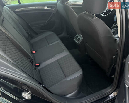 Черный Фольксваген Гольф, объемом двигателя 1.6 л и пробегом 210 тыс. км за 13650 $, фото 31 на Automoto.ua