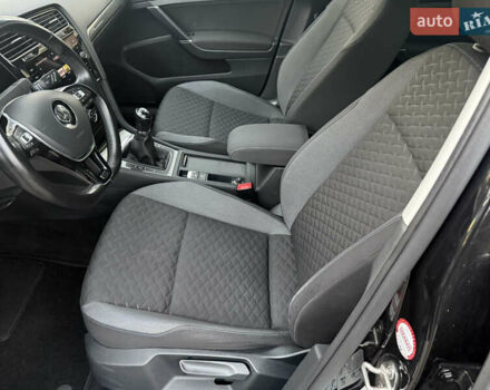 Черный Фольксваген Гольф, объемом двигателя 1.6 л и пробегом 210 тыс. км за 13650 $, фото 25 на Automoto.ua