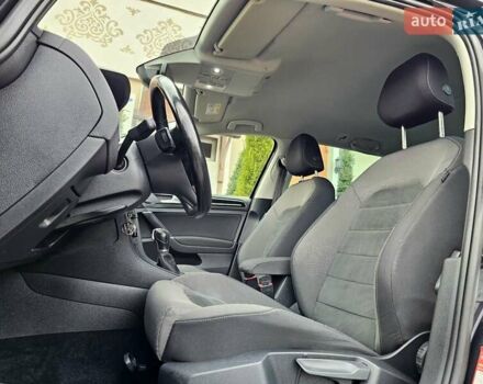 Черный Фольксваген Гольф, объемом двигателя 1.97 л и пробегом 235 тыс. км за 15950 $, фото 112 на Automoto.ua