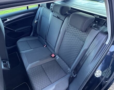 Черный Фольксваген Гольф, объемом двигателя 1.6 л и пробегом 137 тыс. км за 13700 $, фото 7 на Automoto.ua