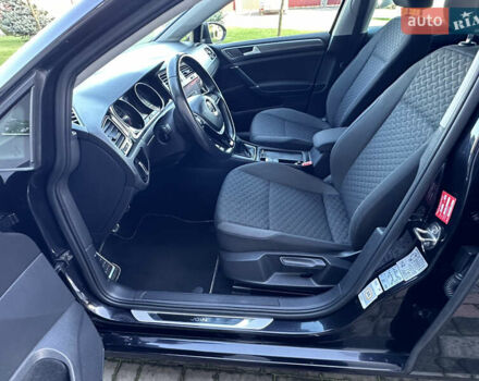 Черный Фольксваген Гольф, объемом двигателя 1.6 л и пробегом 238 тыс. км за 13700 $, фото 14 на Automoto.ua