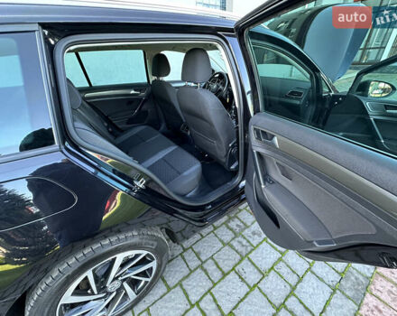 Черный Фольксваген Гольф, объемом двигателя 1.6 л и пробегом 238 тыс. км за 13700 $, фото 27 на Automoto.ua