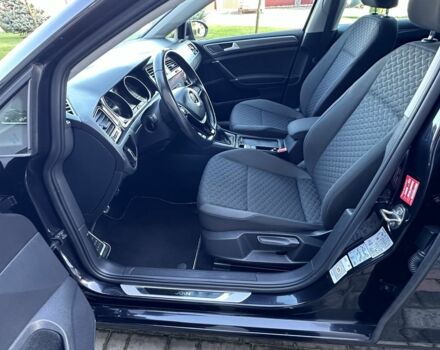 Черный Фольксваген Гольф, объемом двигателя 1.6 л и пробегом 137 тыс. км за 13700 $, фото 4 на Automoto.ua