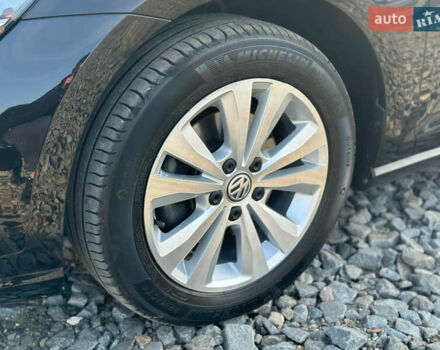 Черный Фольксваген Гольф, объемом двигателя 1.6 л и пробегом 187 тыс. км за 15700 $, фото 31 на Automoto.ua