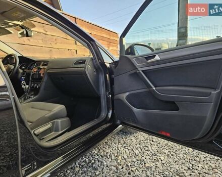 Черный Фольксваген Гольф, объемом двигателя 1.97 л и пробегом 223 тыс. км за 15400 $, фото 44 на Automoto.ua