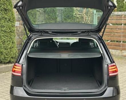 Черный Фольксваген Гольф, объемом двигателя 2 л и пробегом 230 тыс. км за 14999 $, фото 123 на Automoto.ua