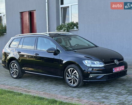 Черный Фольксваген Гольф, объемом двигателя 1.6 л и пробегом 238 тыс. км за 13700 $, фото 5 на Automoto.ua
