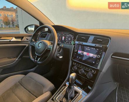 Фольксваген Гольф 2019 в Дрогобыче на Automoto.ua Черный Фольксваген Гольф, объемом двигателя 1.97 л и пробегом 202 тыс. км за 14999 $, фото 2 на Automoto.ua