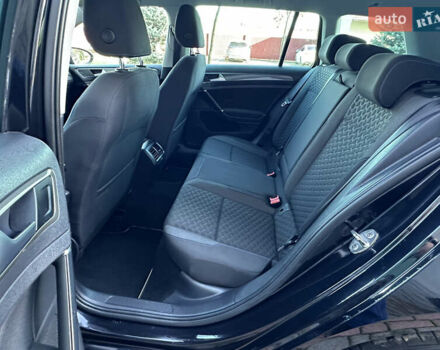 Черный Фольксваген Гольф, объемом двигателя 1.6 л и пробегом 238 тыс. км за 13700 $, фото 18 на Automoto.ua