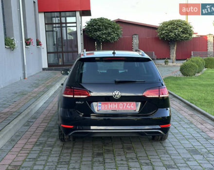 Черный Фольксваген Гольф, объемом двигателя 1.6 л и пробегом 238 тыс. км за 13700 $, фото 4 на Automoto.ua