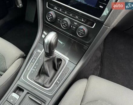 Чорний Фольксваген Гольф, об'ємом двигуна 2 л та пробігом 221 тис. км за 17900 $, фото 45 на Automoto.ua