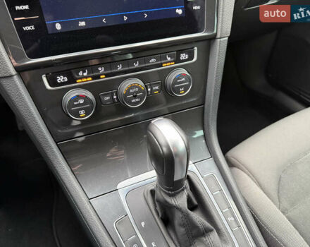 Чорний Фольксваген Гольф, об'ємом двигуна 2 л та пробігом 221 тис. км за 17900 $, фото 59 на Automoto.ua