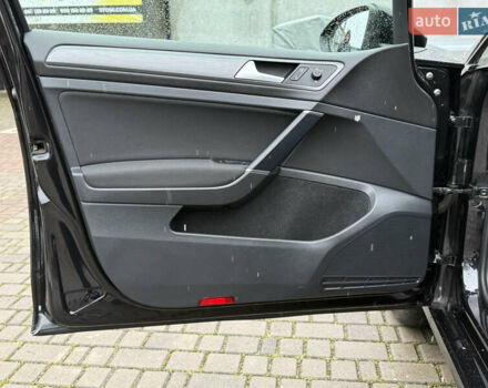 Чорний Фольксваген Гольф, об'ємом двигуна 2 л та пробігом 221 тис. км за 17900 $, фото 62 на Automoto.ua