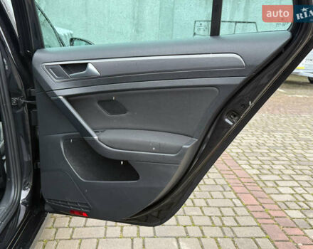 Чорний Фольксваген Гольф, об'ємом двигуна 2 л та пробігом 221 тис. км за 17900 $, фото 65 на Automoto.ua