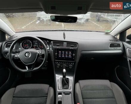 Чорний Фольксваген Гольф, об'ємом двигуна 2 л та пробігом 221 тис. км за 17900 $, фото 33 на Automoto.ua