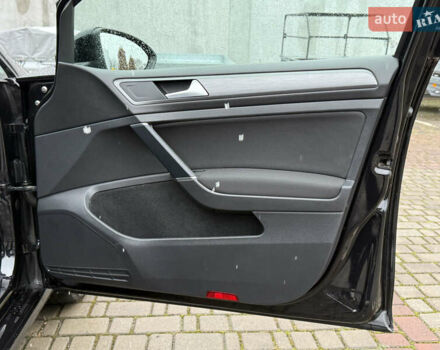 Чорний Фольксваген Гольф, об'ємом двигуна 2 л та пробігом 221 тис. км за 17900 $, фото 63 на Automoto.ua