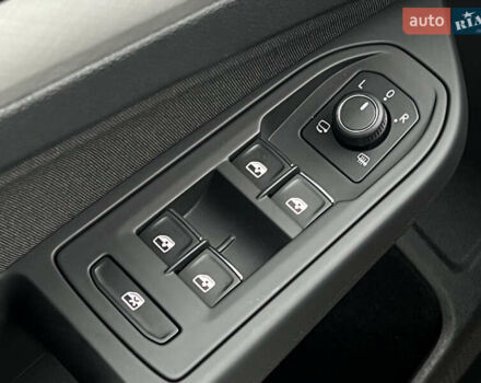 Черный Фольксваген Гольф, объемом двигателя 2 л и пробегом 157 тыс. км за 21806 $, фото 56 на Automoto.ua